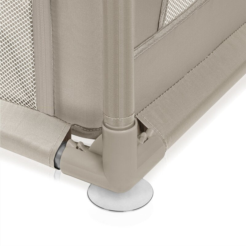 Tarc de joaca copii, Lionelo, Willow XL,180 x 200 cm, Pliere compacta, Include geanta de transport, Din plasa, Cu doua intrari laterale si fermoar, Cu ventuze pentru stabilitate, Conform cu EN 12227:2010, Bej