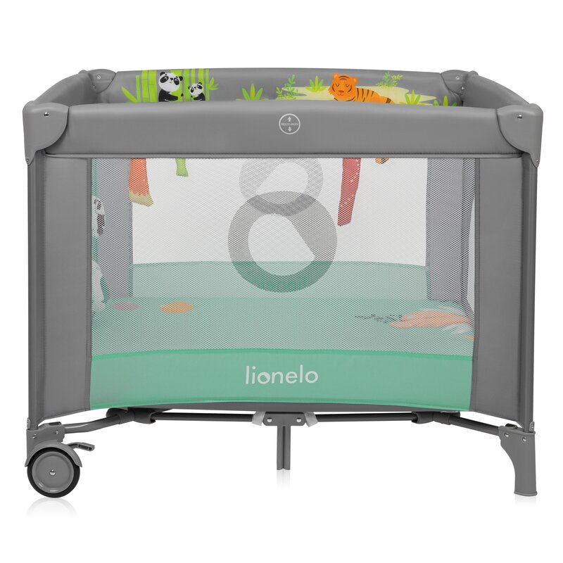 Tarc de joaca, Lionelo, Mille Plus, Pliabil, Include saltea cu densitate T25, 4 jucarii cu velcro, Manere textile, Geanta de transport, Cu roti si inchidere laterala, Pereti din plasa pentru vizibilitate si aerisire, 100 x 100 x 77 cm, Verde