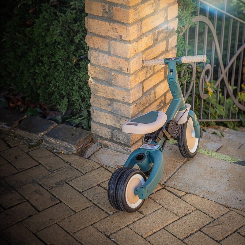Tricicleta, Petite&Mars, Turbo Plus, 5 in 1, Multifunctionala, Vehicul de impins, Bicicleta cu/fara pedale, Cu maner de ghidaj, Detasabil, Roti din cauciuc, Capotina pentru soare, Pana la 25 kg, 1.5-5 ani, Verde