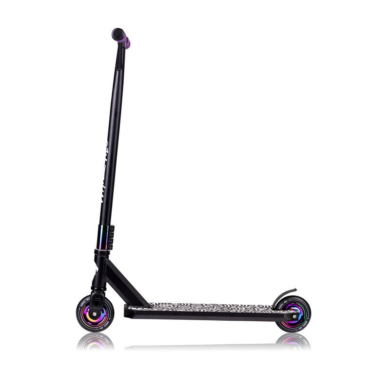 Trotineta, Lionelo, Whizz, Pentru Acrobatii, Rulmenti ABEC-9, Sistemul de compresie IHC 9, 20 - 100 kg, Conform cu standardul european de securitate EN14619, Multicolor