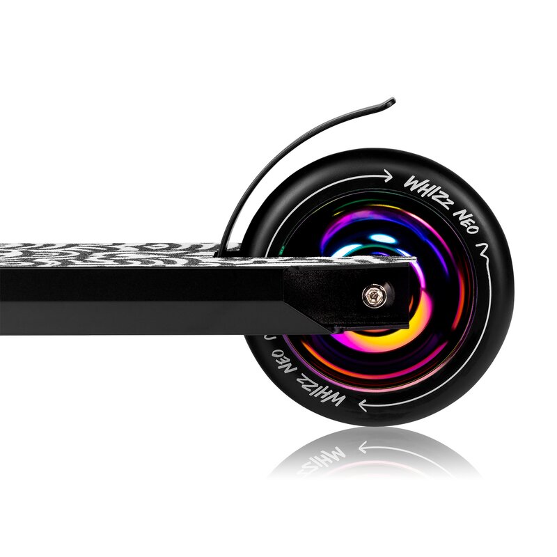 Trotineta, Lionelo, Whizz, Pentru Acrobatii, Rulmenti ABEC-9, 20 - 100 kg, Conform cu standardul european de securitate EN14619, Multicolor