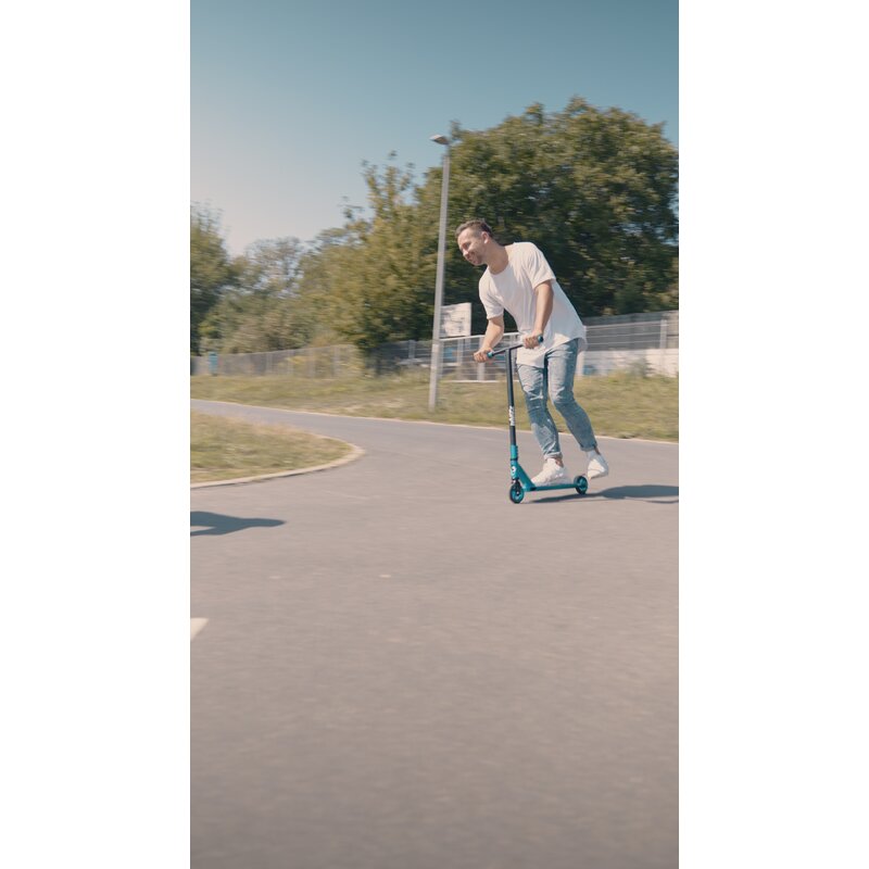 Trotineta, Lionelo, Whizz, Pentru Acrobatii, Rulmenti ABEC-9, 20 - 100 kg, Cadru din aluminiu, Usoara, 3.5 kg, Verde/Negru