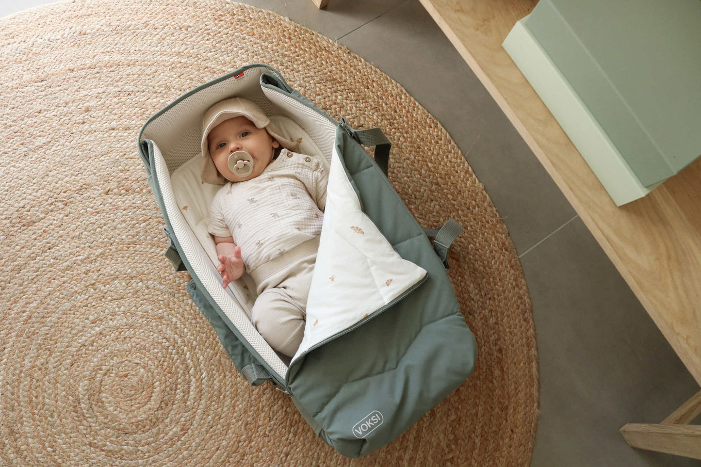 Pătuț pentru Transport Voksi® Carry Me Meadow Green | 0-6 luni | Certificat OEKO-TEX
